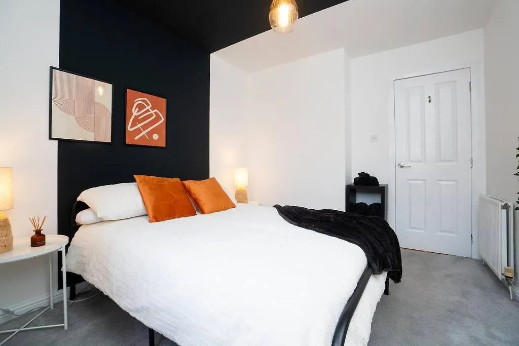 Sleek Urban Living With Bicocca Stays Aberdeen Appartement