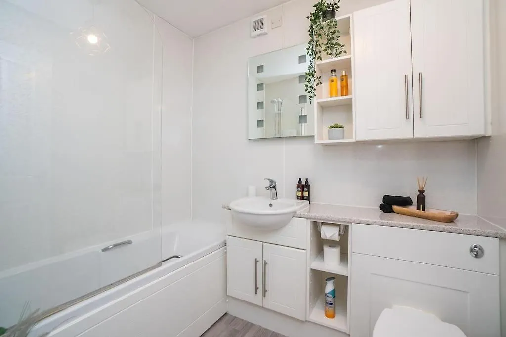 Sleek Urban Living With Bicocca Stays Aberdeen